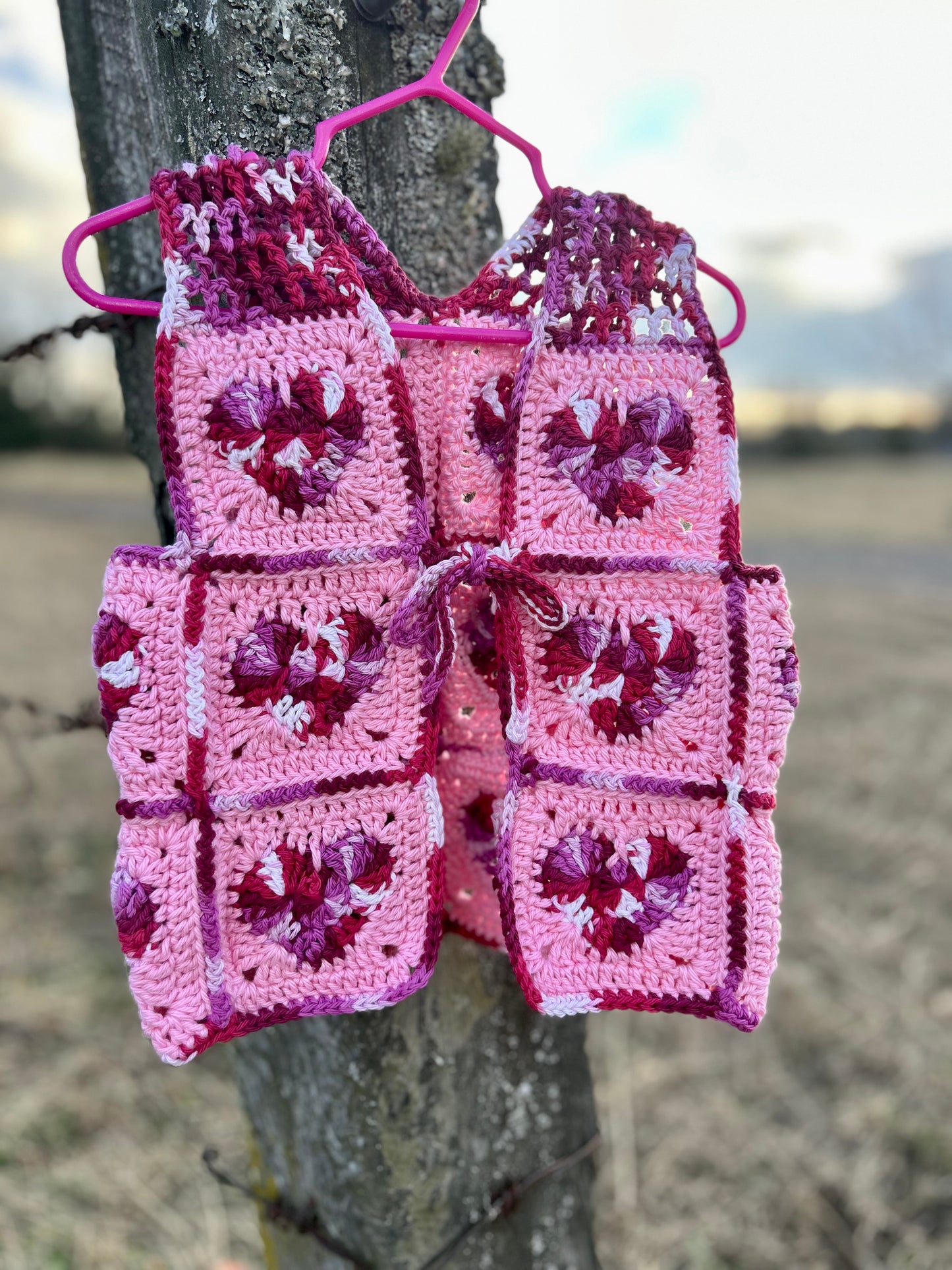 3/4Y Granny Heart Vest